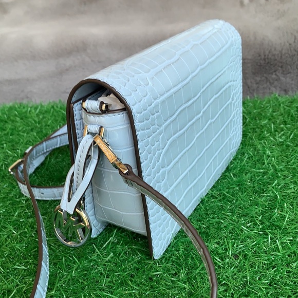 MICHAEL KORS MERCER SM CLUTCH XBODY PALE BLUE - Picture 7 of 15